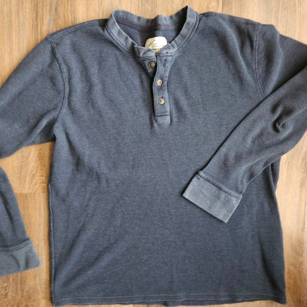 St. John's Bay Men's Grey Waffle Knit Henley Long Sleeve size XL